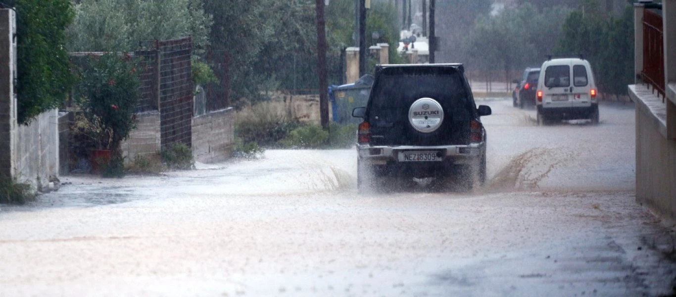 140 κλήσεις δέχτηκε η Πυροσβεστική για πλημμύρες (φωτο)